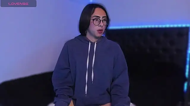 Skyler  blue4 online show from March 1, 4:04 am