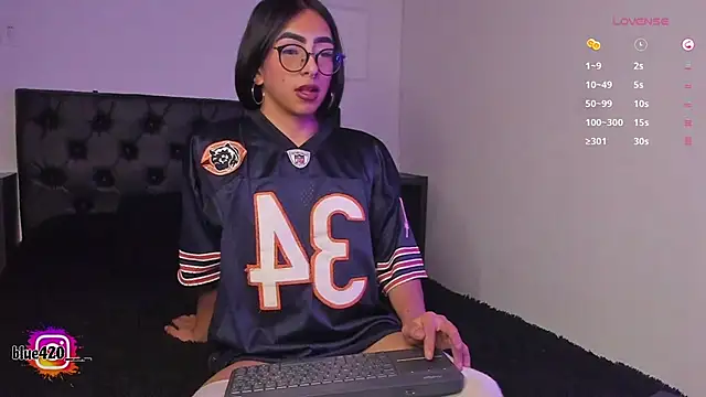 Skyler  blue4 online show from February 21, 9:56 am