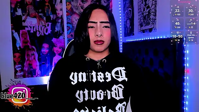 Skyler  blue4 online show from February 9, 11:03 pm