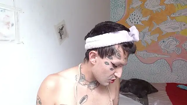 Snapshot of Party_trans chatting on February 23, 8:44 pm Party trans online show from February 23, 8:44 pm