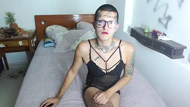 Snapshot of Party_trans chatting on December 14, 4:30 pm Party trans online show from December 14, 4:30 pm