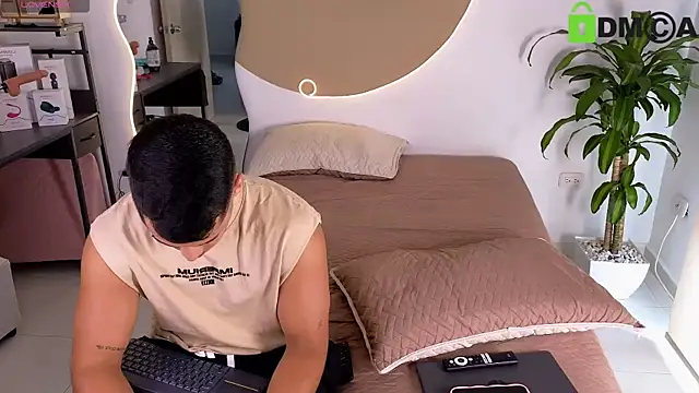 hot69temptation  online show from March 25, 3:33 pm