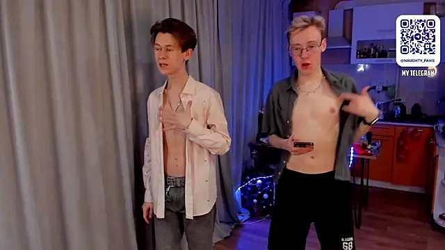 Snapshot of AndrewwCarter2 chatting on March 12, 7:14 pm AndrewwCarter2 online show from March 12, 7:14 pm