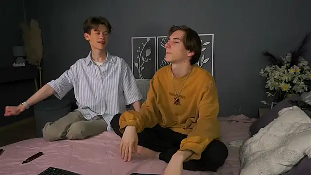 AndrewwCarter2 online show from January 9, 7:43 pm