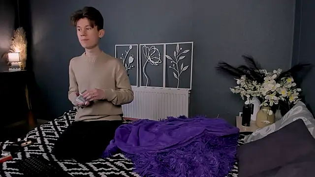 AndrewwCarter2 online show from February 9, 8:29 pm