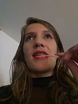 gwen ashly online show from March 11, 8:14 pm