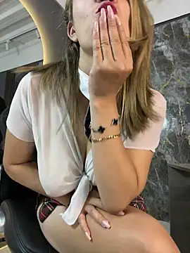 gwen ashly online show from March 21, 8:35 pm