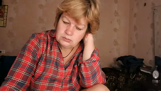 Ettie Tonia online show from November 12, 8:29 am