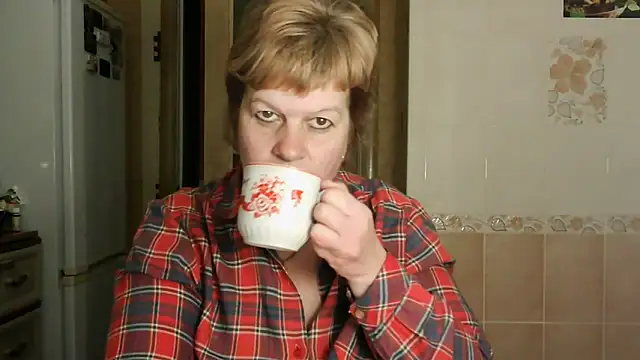 Ettie Tonia online show from March 4, 6:39 pm