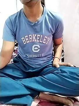 Snapshot of Cute-Ridhima chatting on February 15, 6:14 am Cute-Ridhima online show from February 15, 6:14 am