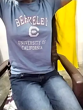 Snapshot of Cute-Ridhima chatting on February 13, 3:39 am Cute-Ridhima online show from February 13, 3:39 am