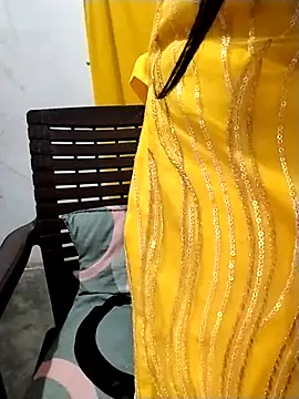 Snapshot of Cute-Ridhima chatting on November 21, 3:05 am Cute-Ridhima online show from November 21, 3:05 am