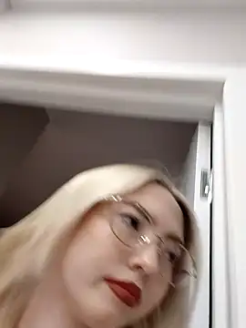 KeithTown online show from February 6, 5:42 pm