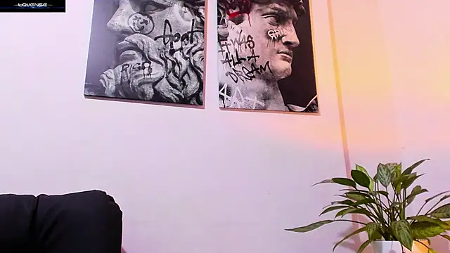 CruzVega online show from February 5, 9:10 pm