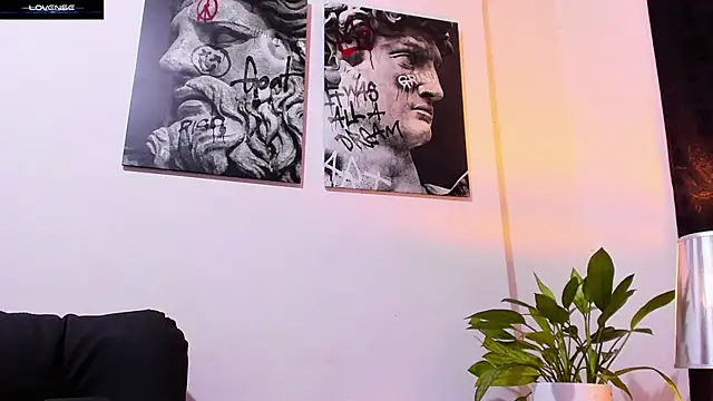 CruzVega online show from November 13, 1:09 am