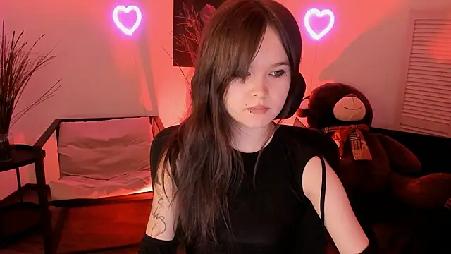 Elainebeness online show from March 20, 7:37 pm