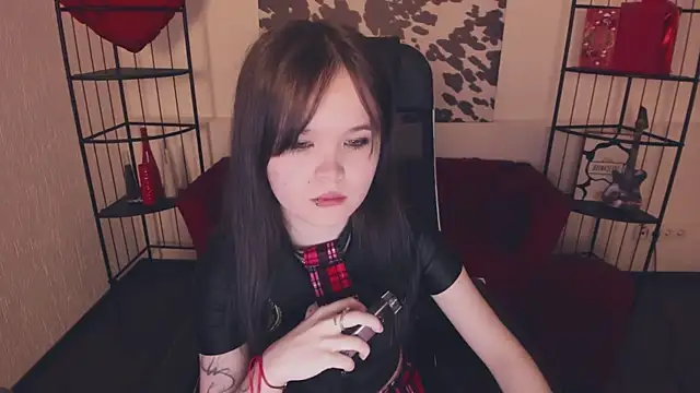 Elainebeness online show from April 7, 7:48 pm