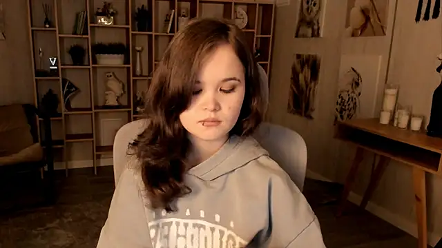 Elainebeness online show from September 21, 10:15 pm