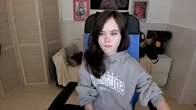 Elainebeness online show from September 30, 8:15 pm