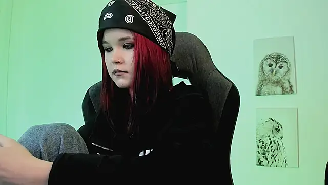 Elainebeness online show from March 16, 1:49 am