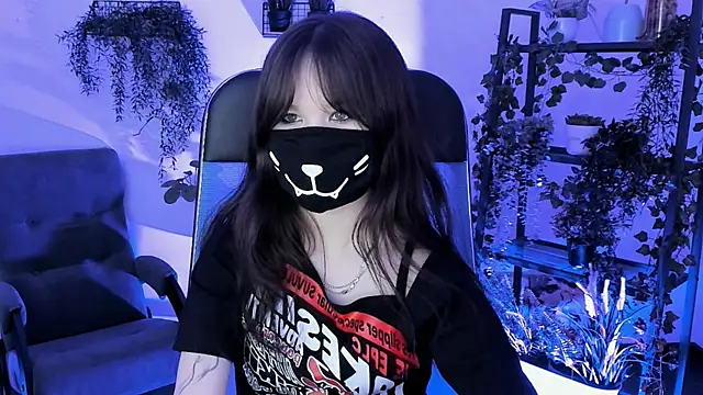 Elainebeness online show from April 2, 4:24 pm