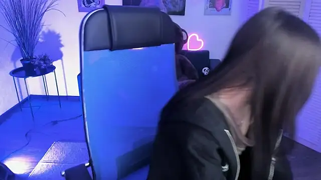 Snapshot of Elainebeness chatting on January 15, 1:31 am Elainebeness online show from January 15, 1:31 am