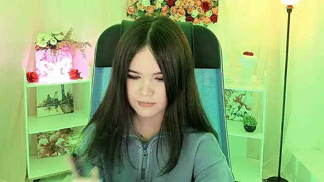 Elainebeness online show from November 15, 10:25 pm