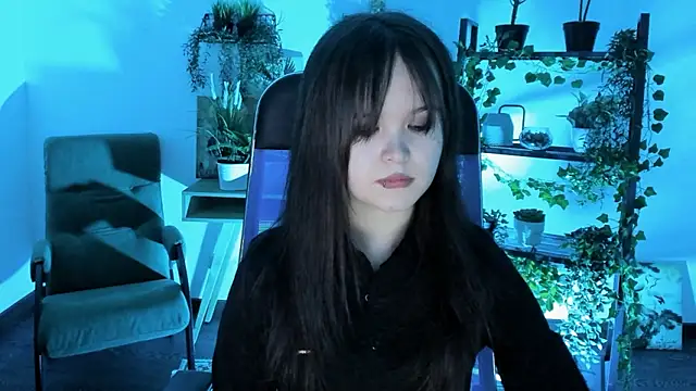 Elainebeness online show from March 17, 7:06 pm