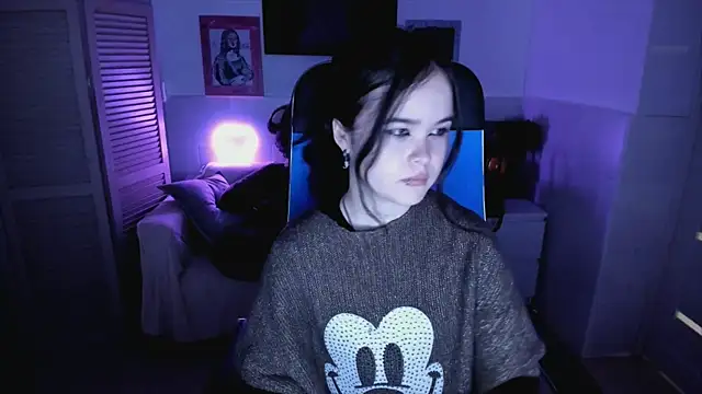 Elainebeness online show from October 14, 7:25 pm