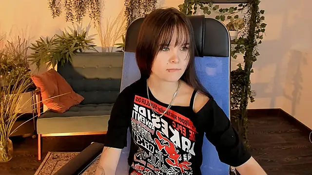 Snapshot of Elainebeness chatting on February 3, 7:30 pm Elainebeness online show from February 3, 7:30 pm