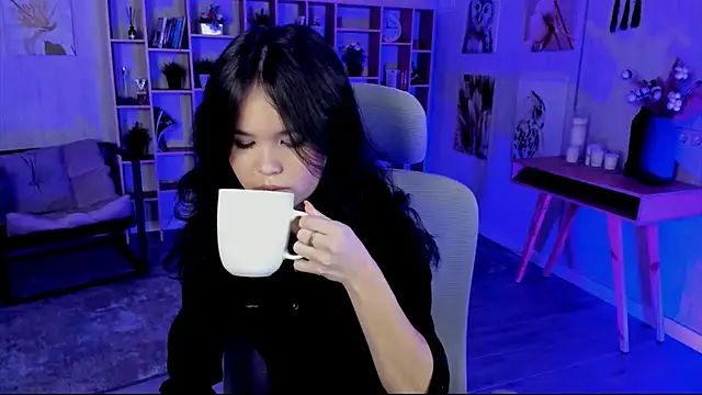 Elainebeness online show from October 9, 7:03 pm