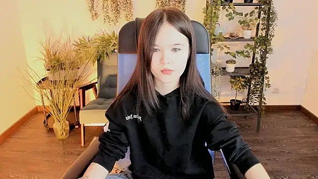 Snapshot of Elainebeness chatting on January 13, 7:29 pm Elainebeness online show from January 13, 7:29 pm