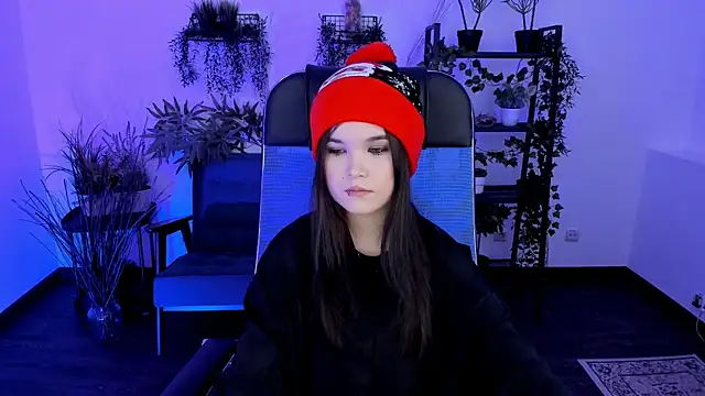 Elainebeness online show from December 5, 8:28 pm