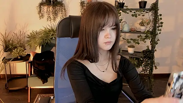 Snapshot of Elainebeness chatting on February 4, 7:20 pm Elainebeness online show from February 4, 7:20 pm