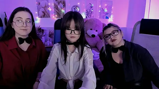 Snapshot of Elainebeness chatting on March 1, 9:15 pm Elainebeness online show from March 1, 9:15 pm