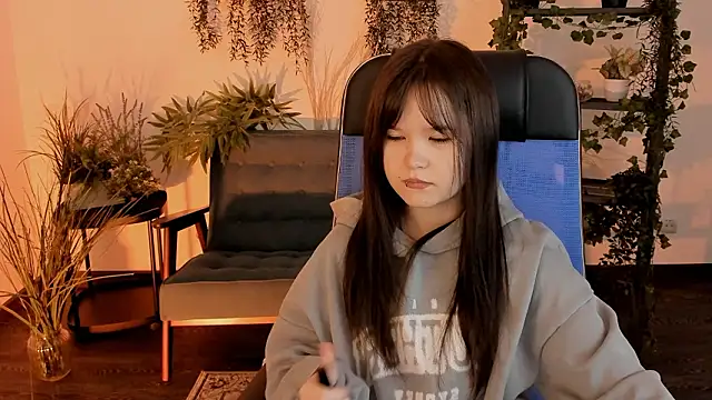 Snapshot of Elainebeness chatting on February 10, 7:35 pm Elainebeness online show from February 10, 7:35 pm