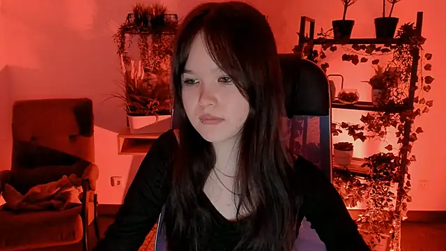 Elainebeness online show from March 10, 7:29 pm