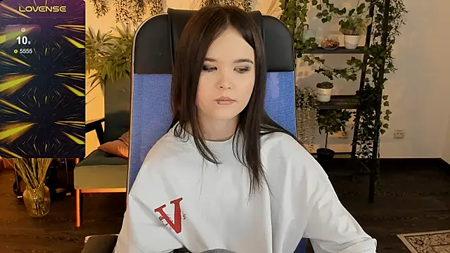 Snapshot of Elainebeness chatting on December 13, 8:04 pm Elainebeness online show from December 13, 8:04 pm