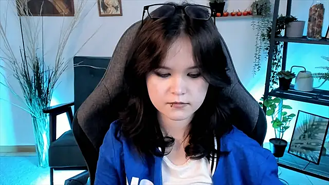 Elainebeness online show from March 5, 3:51 am