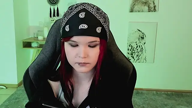 Elainebeness online show from March 15, 10:11 pm