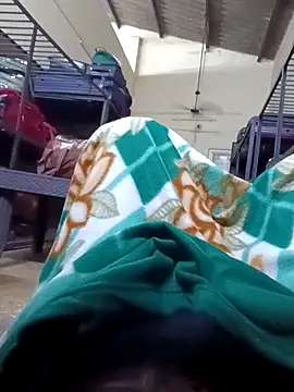 Snapshot of 1010SumiT chatting on October 27, 8:43 pm 1010SumiT online show from October 27, 8:43 pm