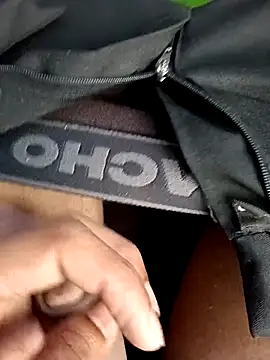 Snapshot of 1010SumiT chatting on October 31, 3:25 am 1010SumiT online show from October 31, 3:25 am