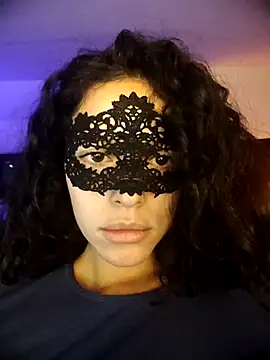 salomea r online show from December 1, 8:42 pm