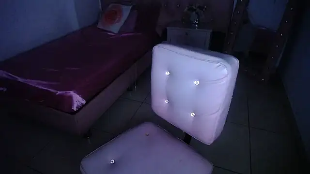 Kathleen Rodriguez online show from February 26, 10:58 pm