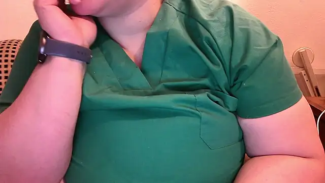 Maebi online show from December 4, 9:40 pm