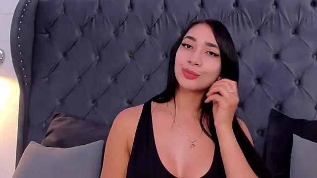 Snapshot of julieta_jewel chatting on March 3, 3:38 am julieta jewel online show from March 3, 3:38 am