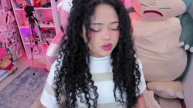 Snapshot of anyburkee chatting on December 17, 5:01 am anyburkee online show from December 17, 5:01 am