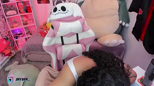 Snapshot of anyburkee chatting on October 29, 1:04 am anyburkee online show from October 29, 1:04 am