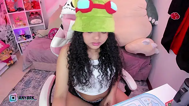 Snapshot of anyburkee chatting on November 15, 2:37 am anyburkee online show from November 15, 2:37 am