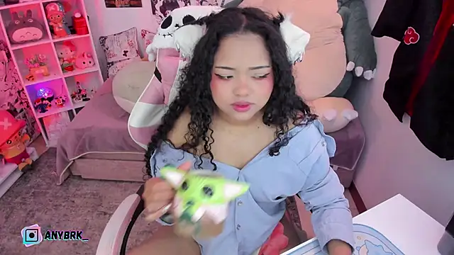 Snapshot of anyburkee chatting on October 28, 12:11 am anyburkee online show from October 28, 12:11 am